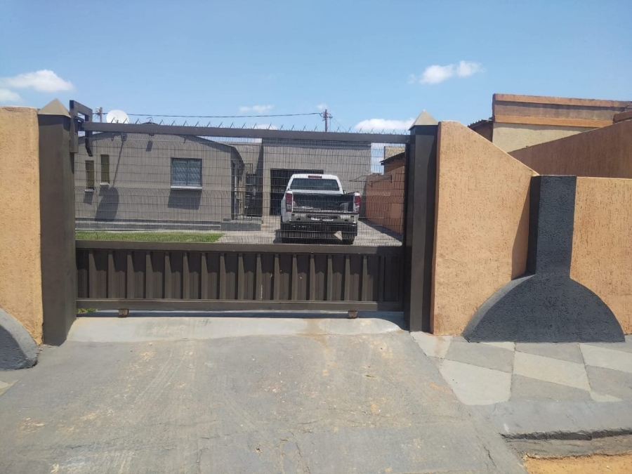 2 Bedroom Property for Sale in Mabopane Unit U North West
